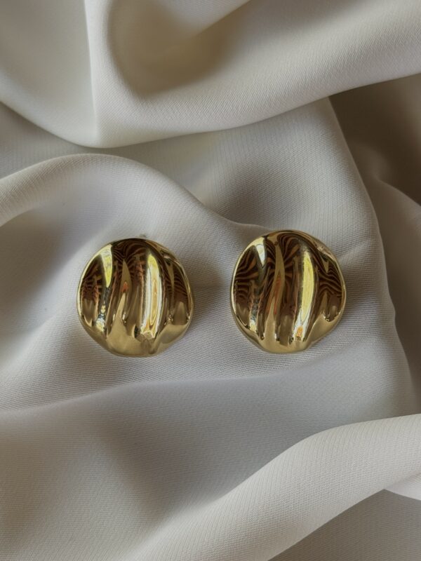 Arete Button Ondas Dorados